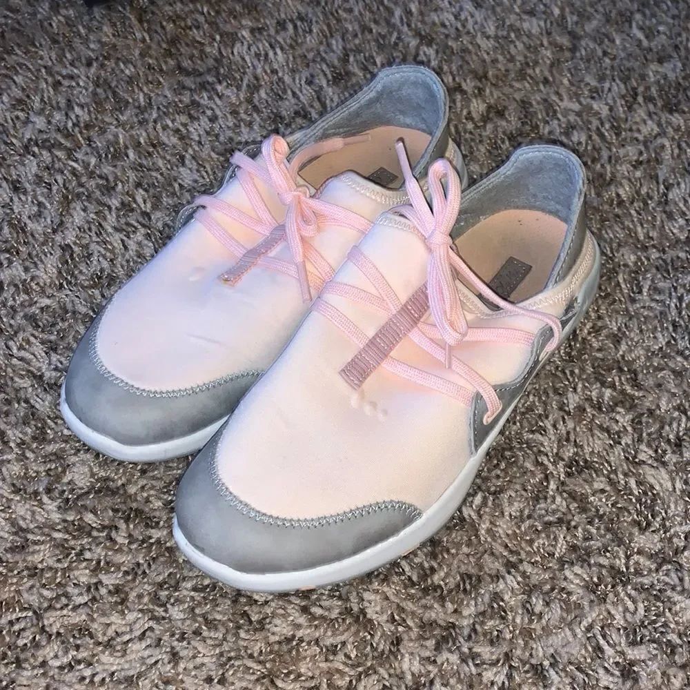 Olukai women’s sneakers, size 6.5.